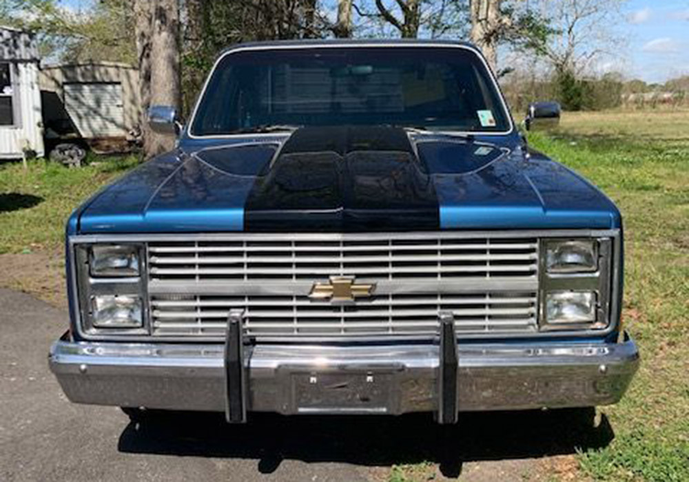 2nd Image of a 1983 CHEVROLET C10