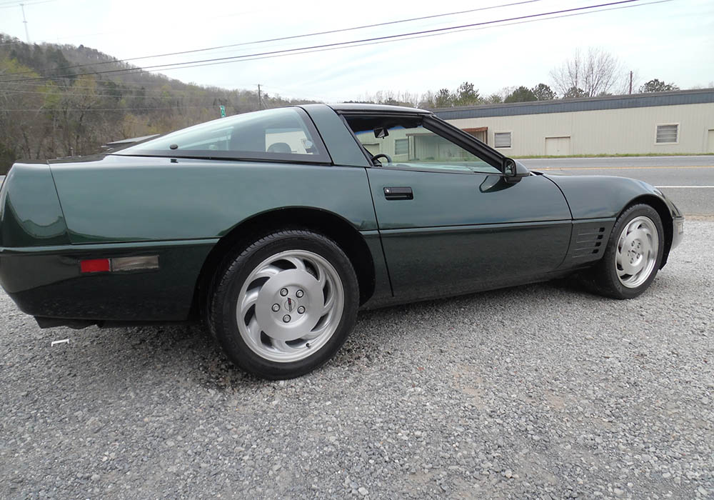 3rd Image of a 1994 CHEVROLET CORVETTE