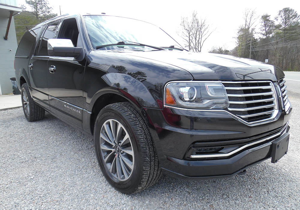 2nd Image of a 2017 LINCOLN NAVIGATOR L SELECT