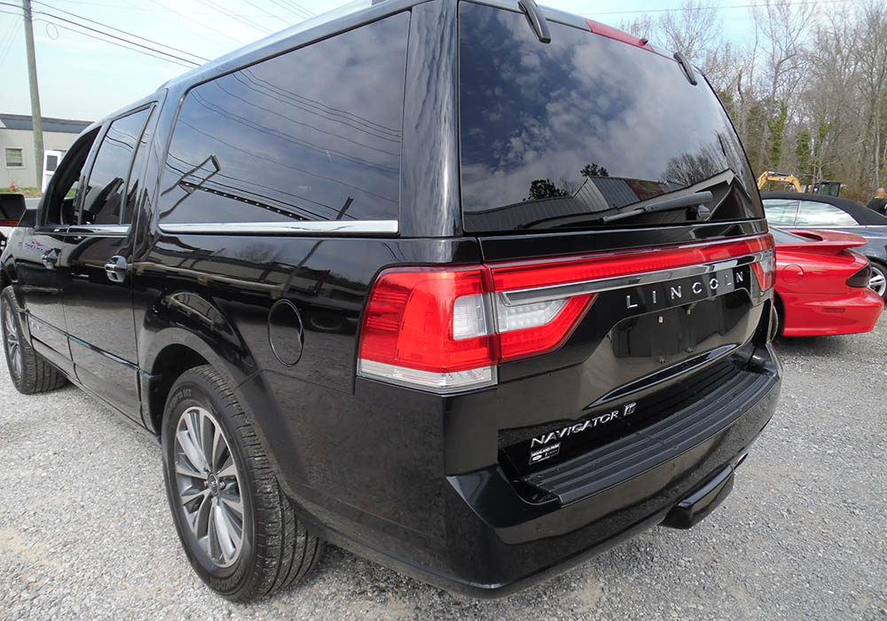 5th Image of a 2017 LINCOLN NAVIGATOR L SELECT