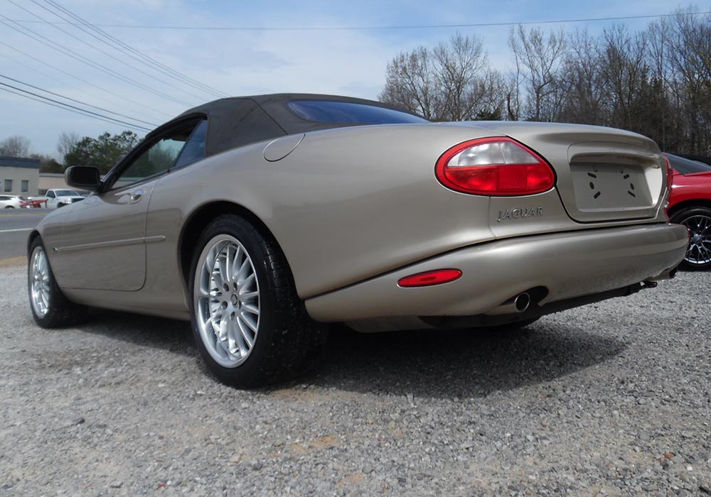 2nd Image of a 2000 JAGUAR XK8 XK