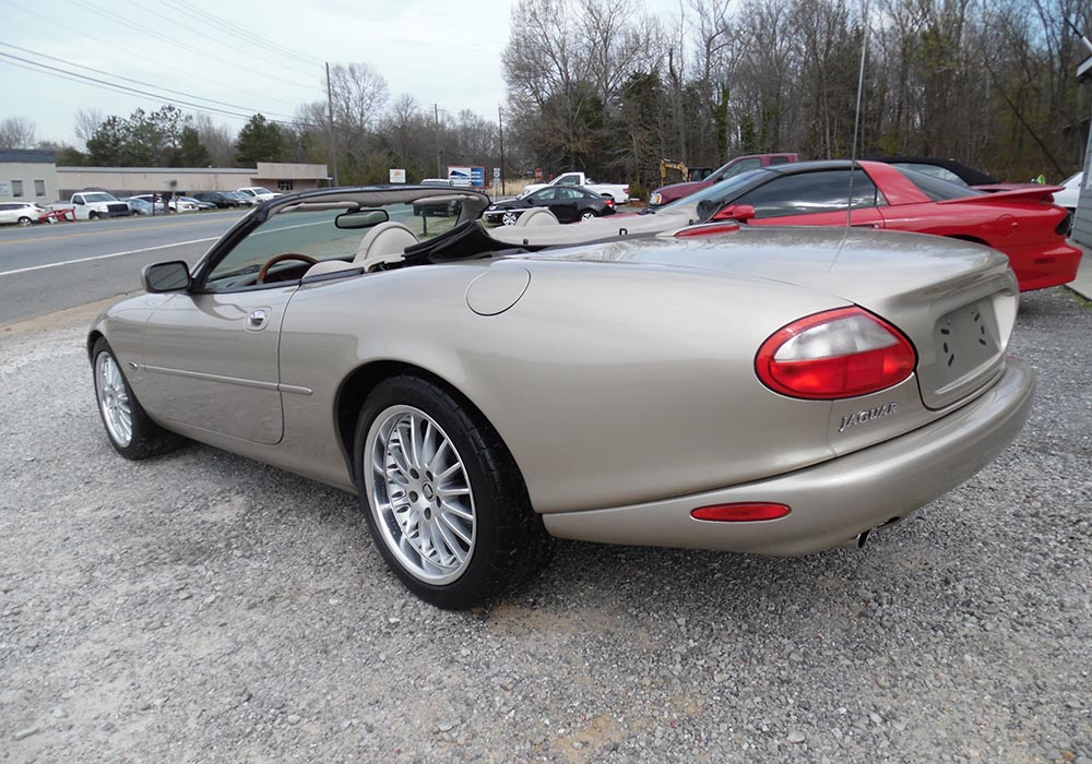 4th Image of a 2000 JAGUAR XK8 XK