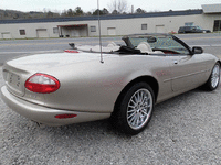 Image 6 of 12 of a 2000 JAGUAR XK8 XK