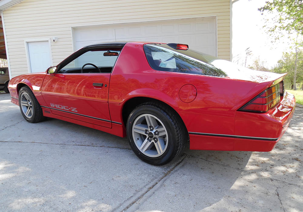 3rd Image of a 1986 CHEVROLET Z-28 CAMARO