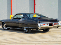 Image 2 of 13 of a 1970 BUICK RIVIERA