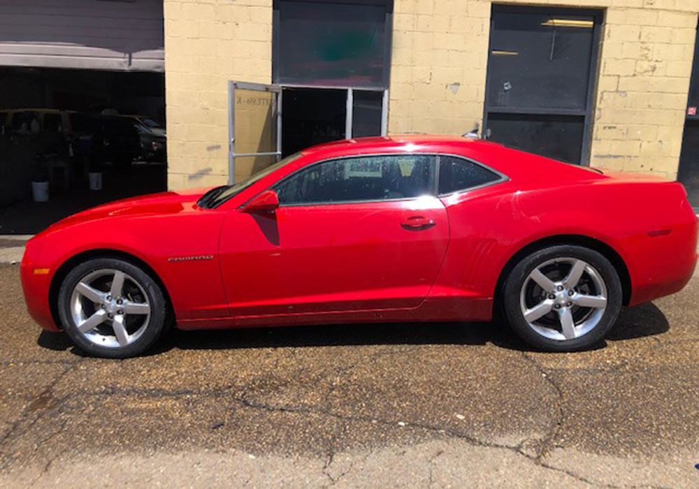 2nd Image of a 2011 CHEVROLET CAMARO 1LT