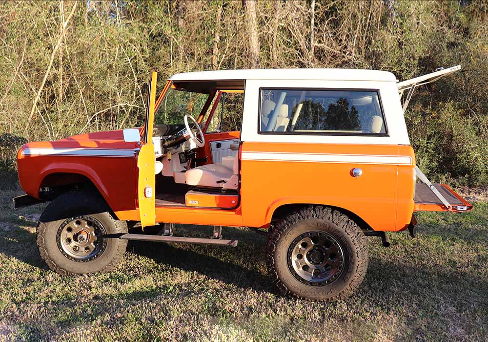 6th Image of a 1973 FORD BRONCO