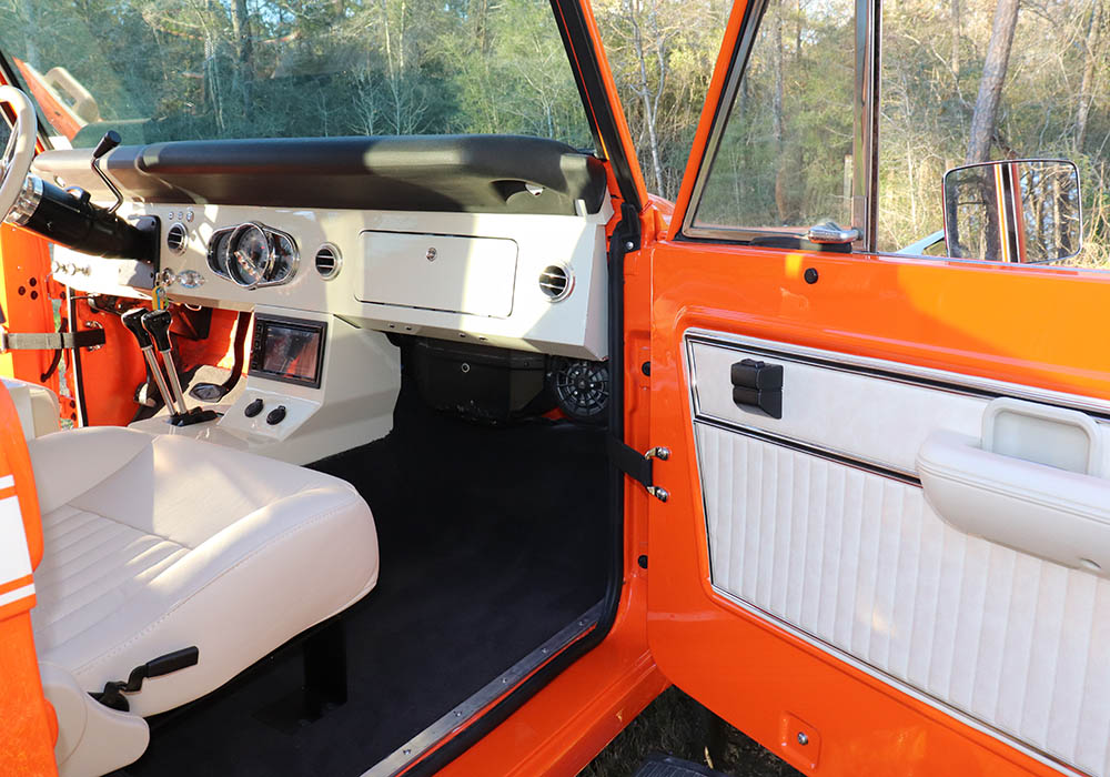 8th Image of a 1973 FORD BRONCO