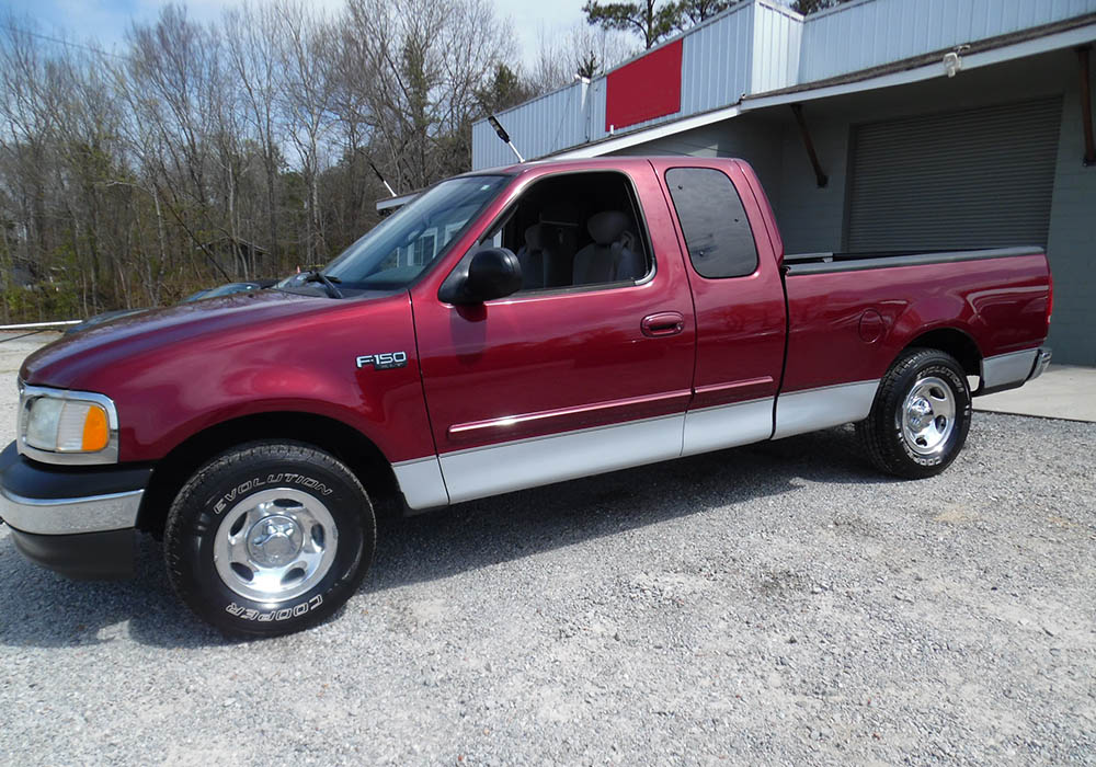 2nd Image of a 2003 FORD F150 XLT