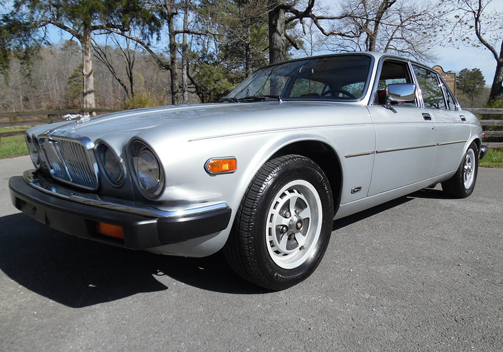 1st Image of a 1987 JAGUAR XJ6 XJ