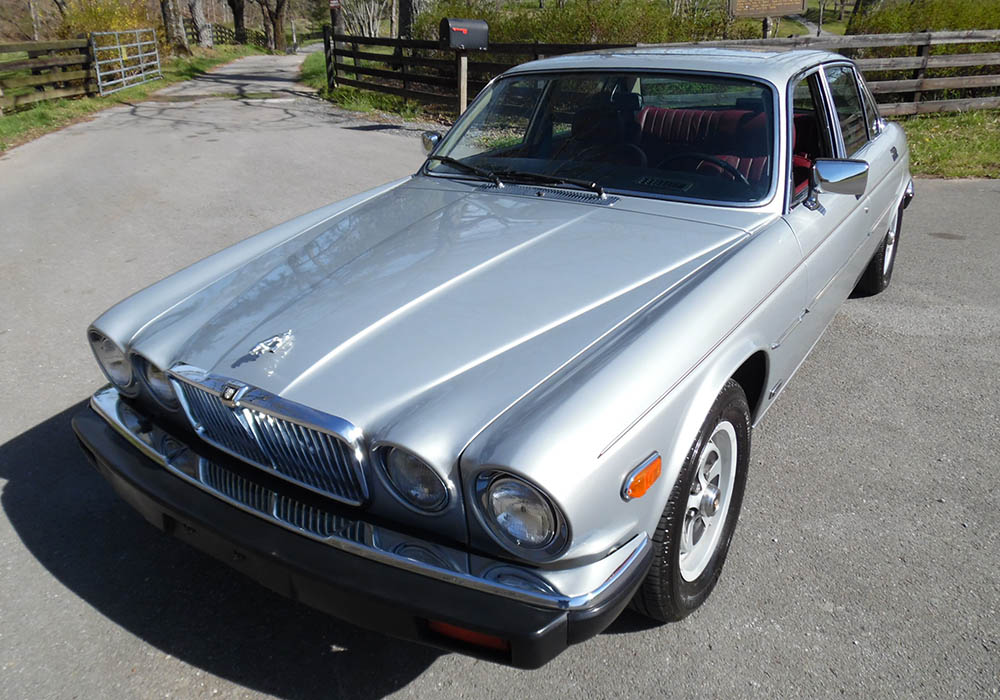 2nd Image of a 1987 JAGUAR XJ6 XJ