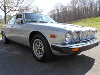 Image 4 of 14 of a 1987 JAGUAR XJ6 XJ