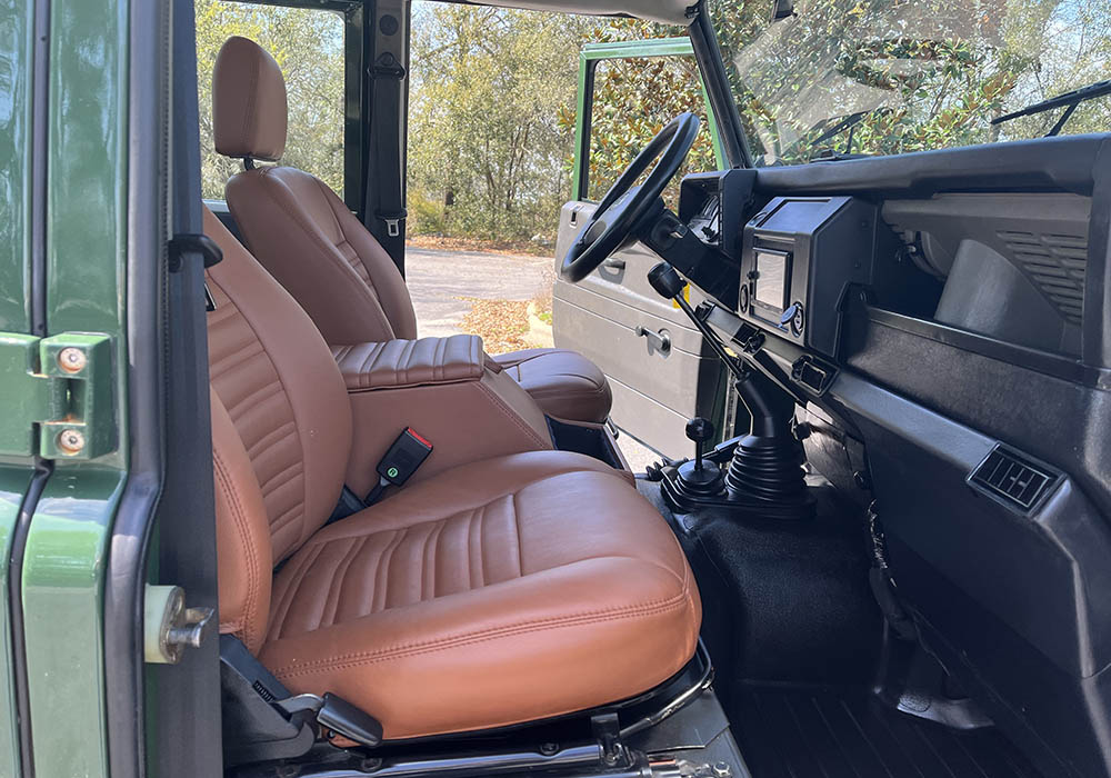5th Image of a 1994 LAND ROVER DEFENDER 110
