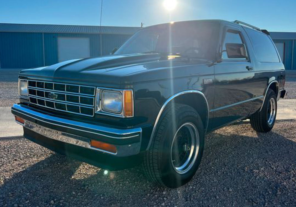 1st Image of a 1988 CHEVROLET S10 BLAZER