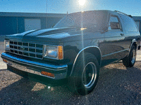 Image 2 of 8 of a 1988 CHEVROLET S10 BLAZER