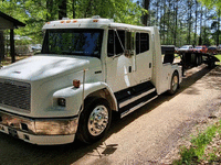 Image 2 of 3 of a 2003 FREIGHTLINER FL60