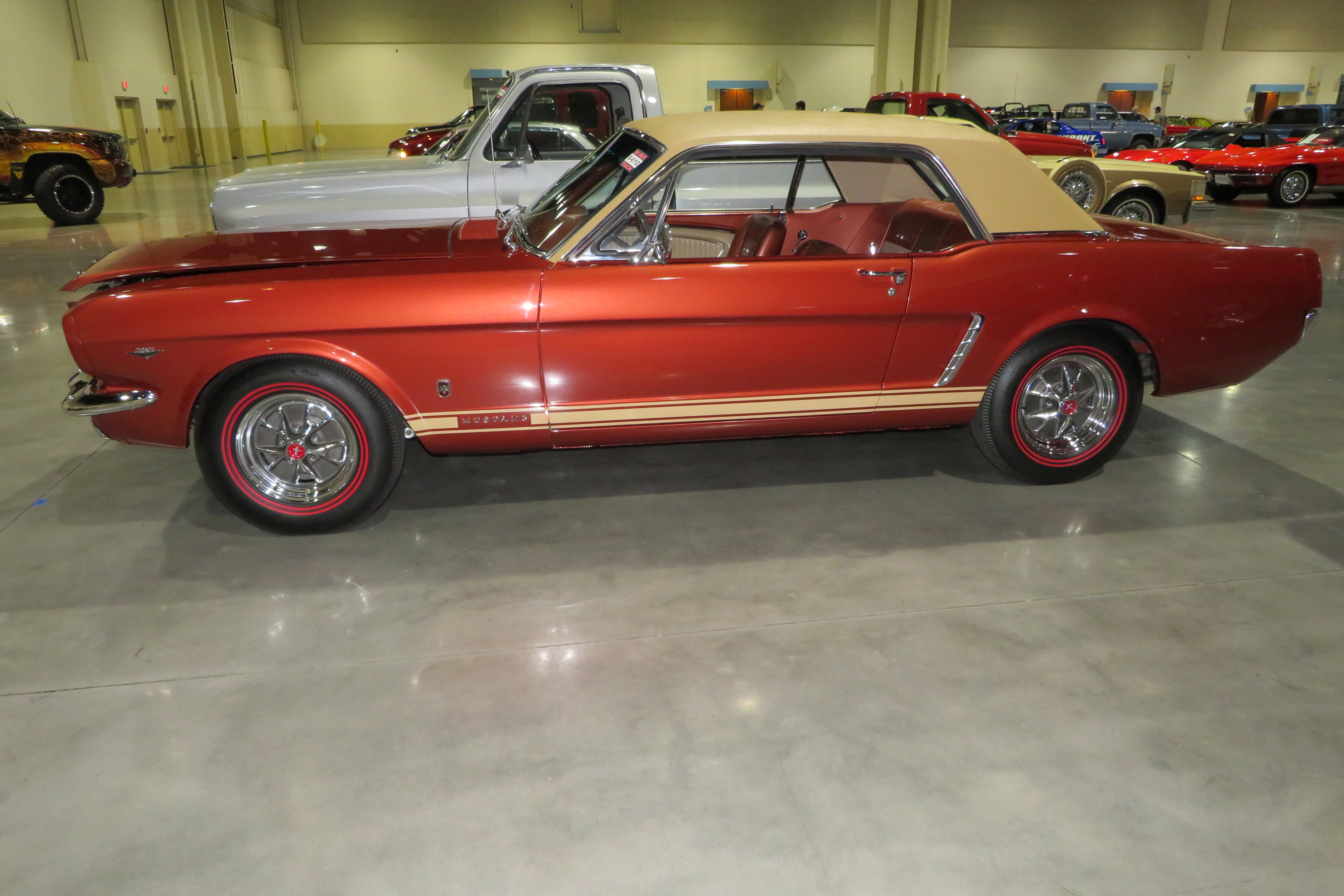 2nd Image of a 1965 FORD MUSTANG