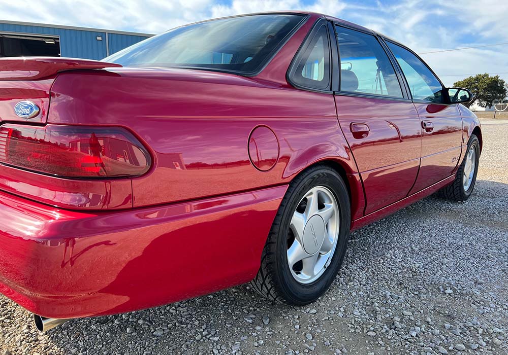 2nd Image of a 1995 FORD TAURUS SHO