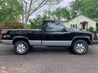 Image 6 of 12 of a 1990 CHEVROLET K1500