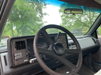 Image 10 of 12 of a 1990 CHEVROLET K1500