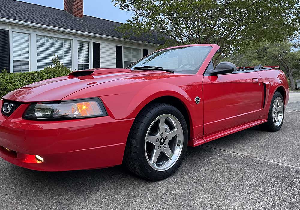 1st Image of a 2004 FORD MUSTANG GT DELUXE