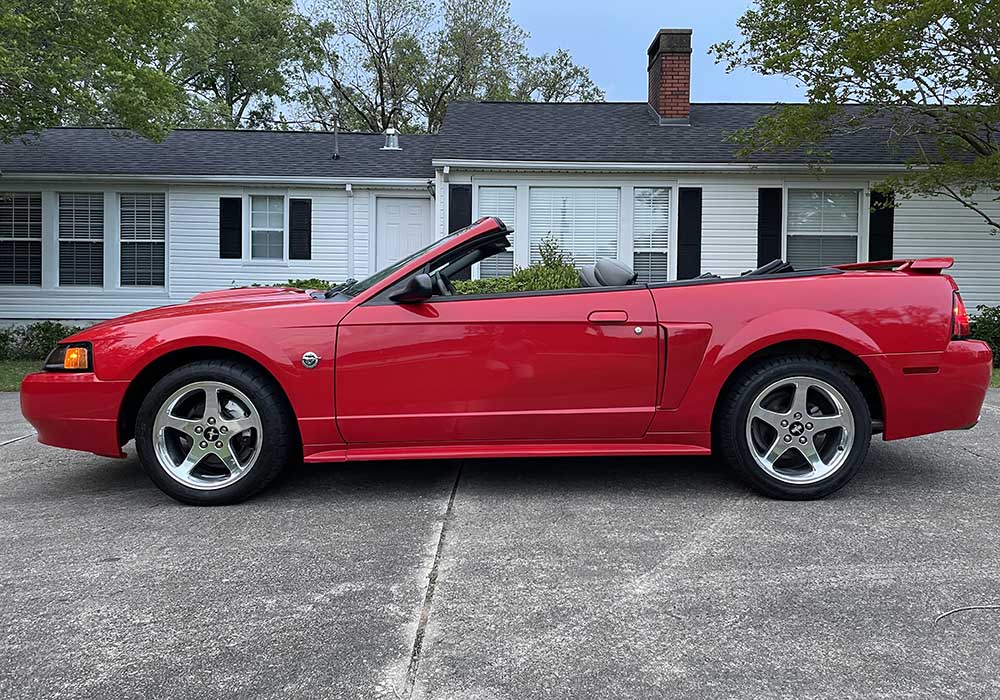 5th Image of a 2004 FORD MUSTANG GT DELUXE