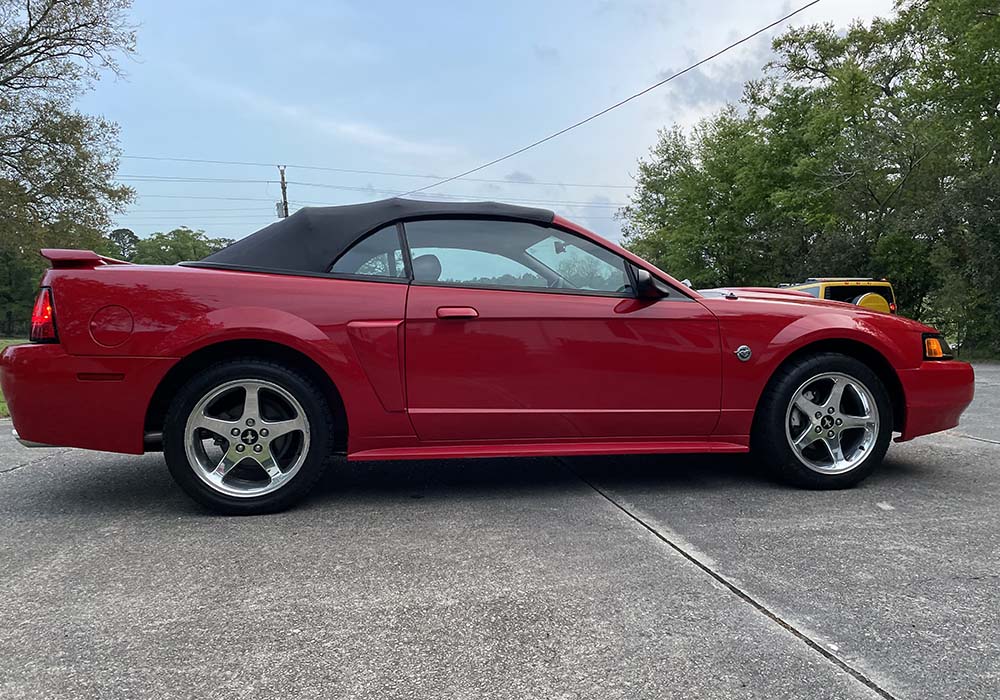 7th Image of a 2004 FORD MUSTANG GT DELUXE