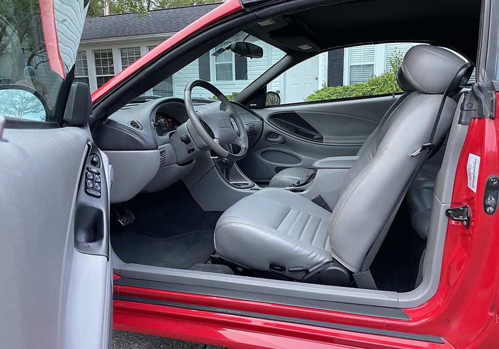 10th Image of a 2004 FORD MUSTANG GT DELUXE