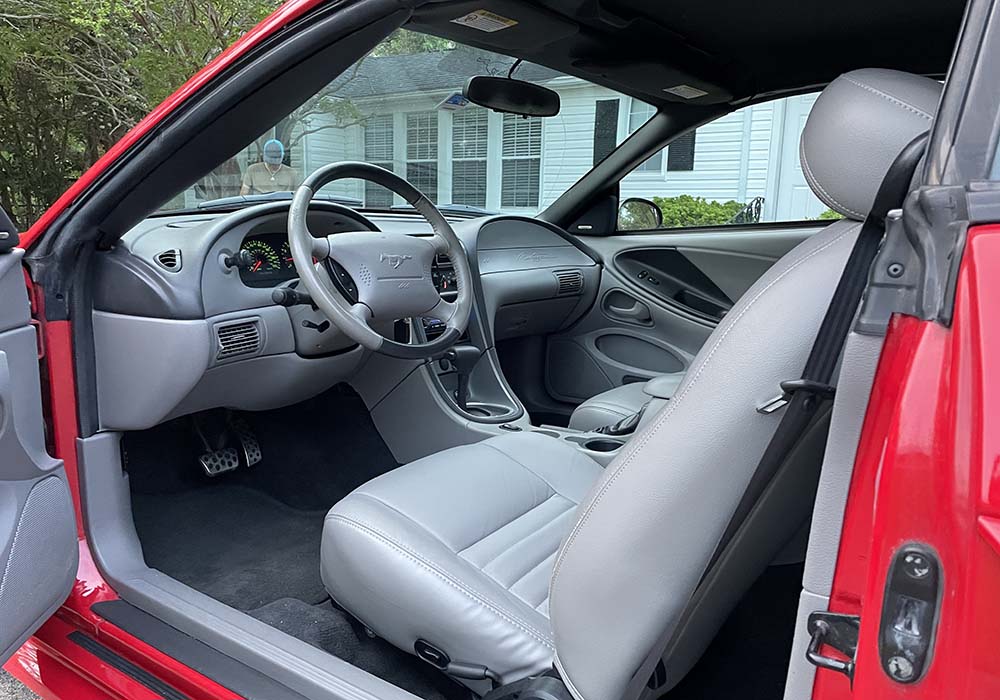 11th Image of a 2004 FORD MUSTANG GT DELUXE