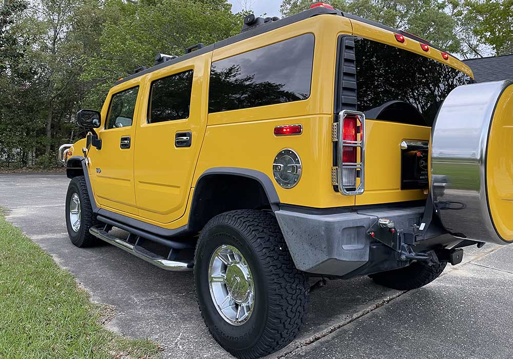 2nd Image of a 2005 HUMMER H2 3/4 TON