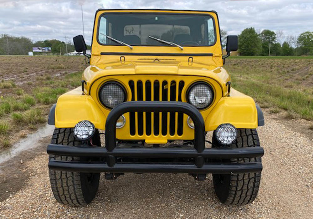 2nd Image of a 1976 JEEP CJ7