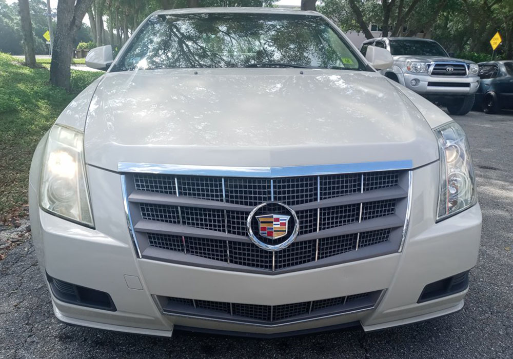 3rd Image of a 2011 CADILLAC CTS LUXURY