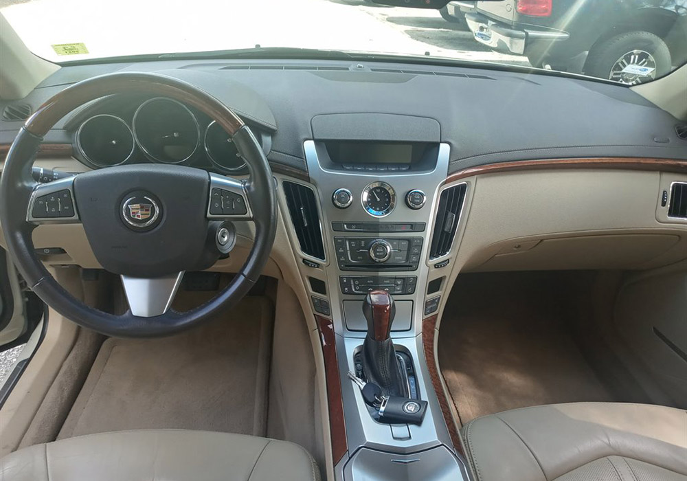 6th Image of a 2011 CADILLAC CTS LUXURY