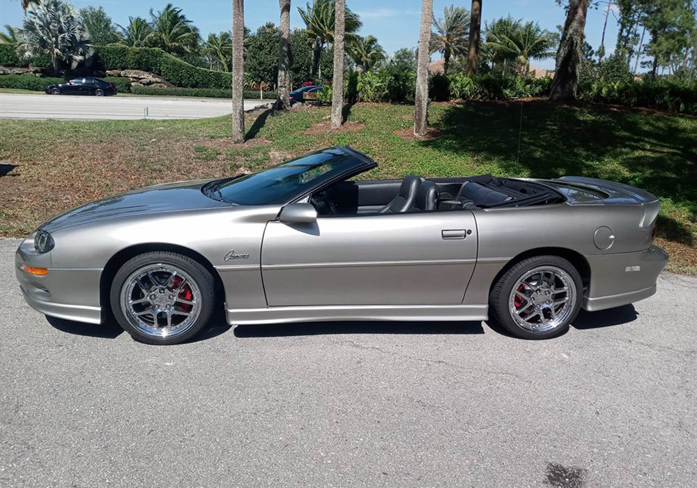 2nd Image of a 2002 CHEVROLET CAMARO