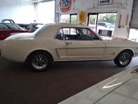 Image 7 of 32 of a 1965 FORD MUSTANG