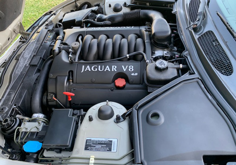 4th Image of a 1999 JAGUAR XK8 XK