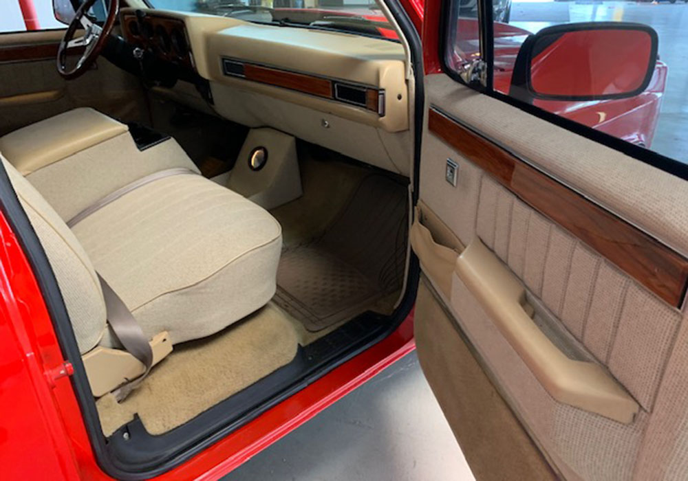 4th Image of a 1982 CHEVROLET C10