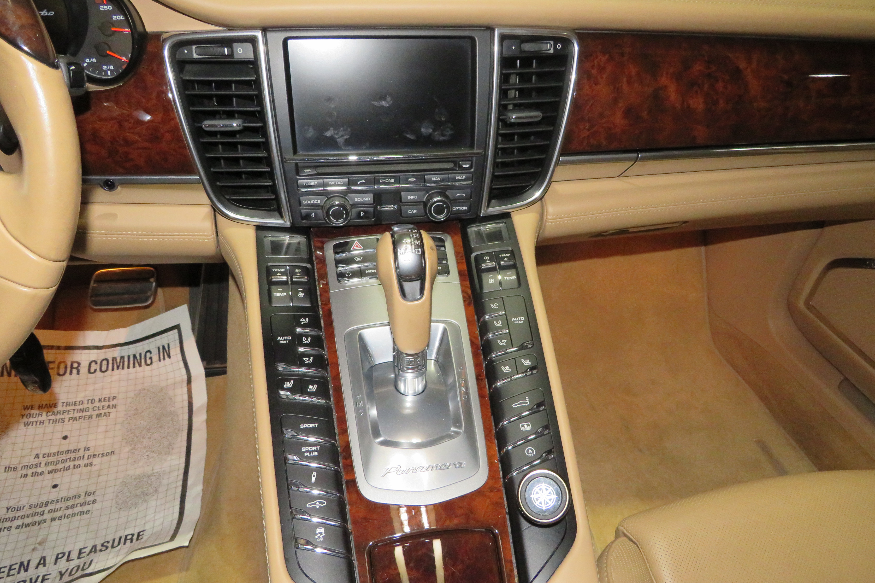 8th Image of a 2012 PORSCHE PANAMERA TURBO