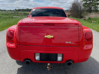 Image 4 of 6 of a 2003 CHEVROLET SSR LS