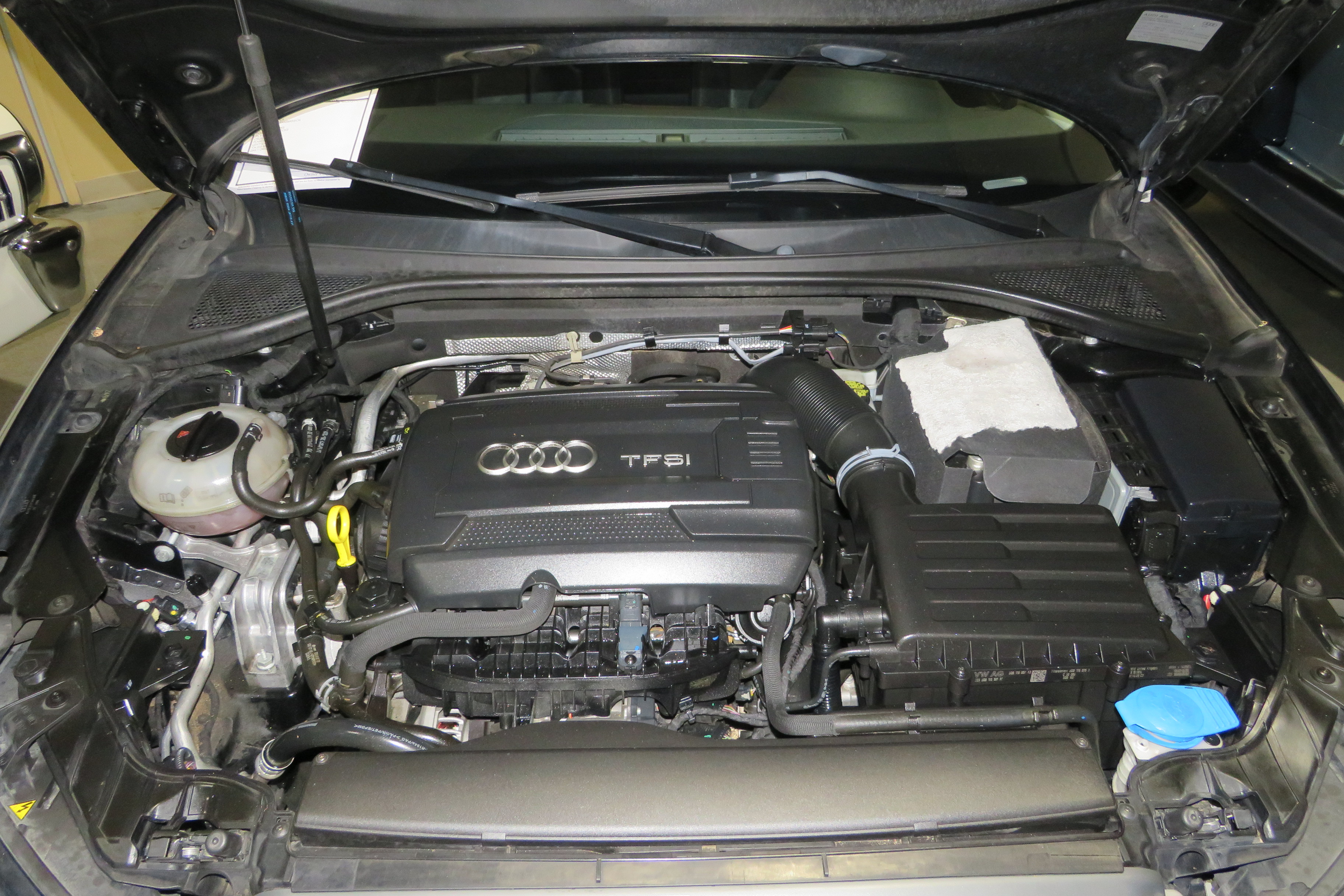 7th Image of a 2016 AUDI A3 PREMIUM