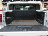 Image 13 of 14 of a 2006 HUMMER H2 SUT 3/4 TON
