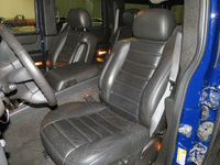 Image 6 of 14 of a 2007 HUMMER H2 3/4 TON