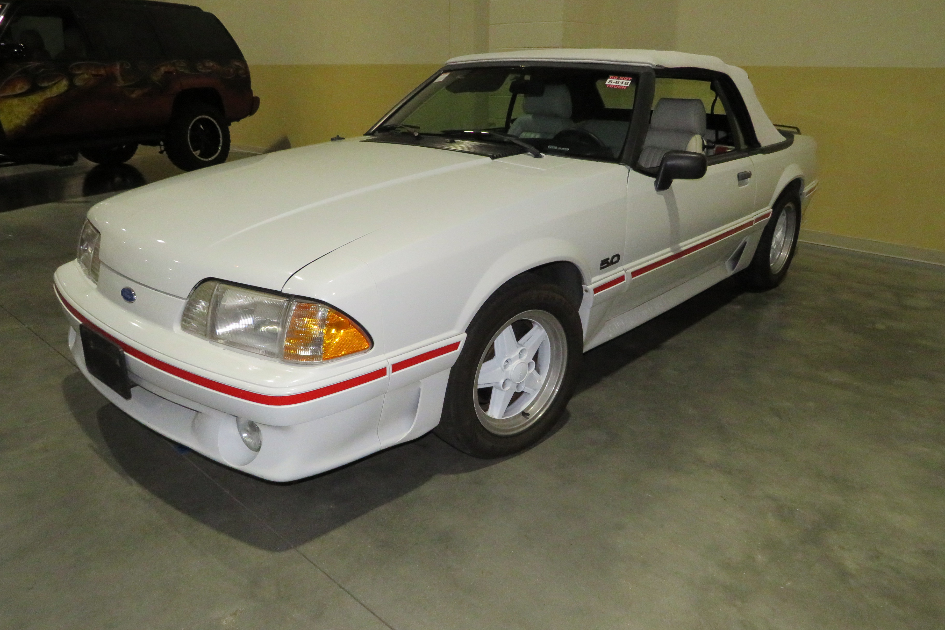 1st Image of a 1989 FORD MUSTANG