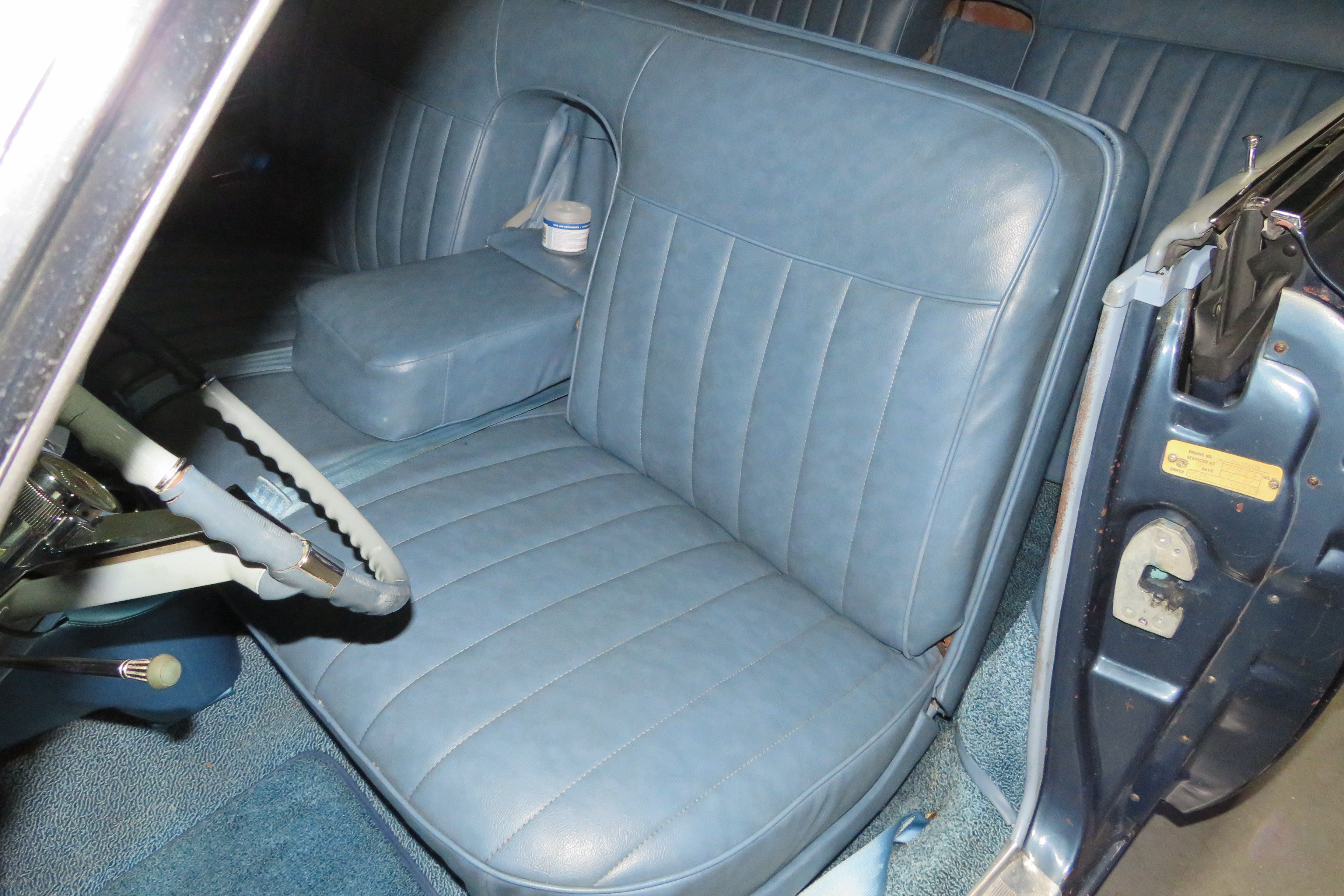 4th Image of a 1964 CADILLAC SEDAN DEVILLE