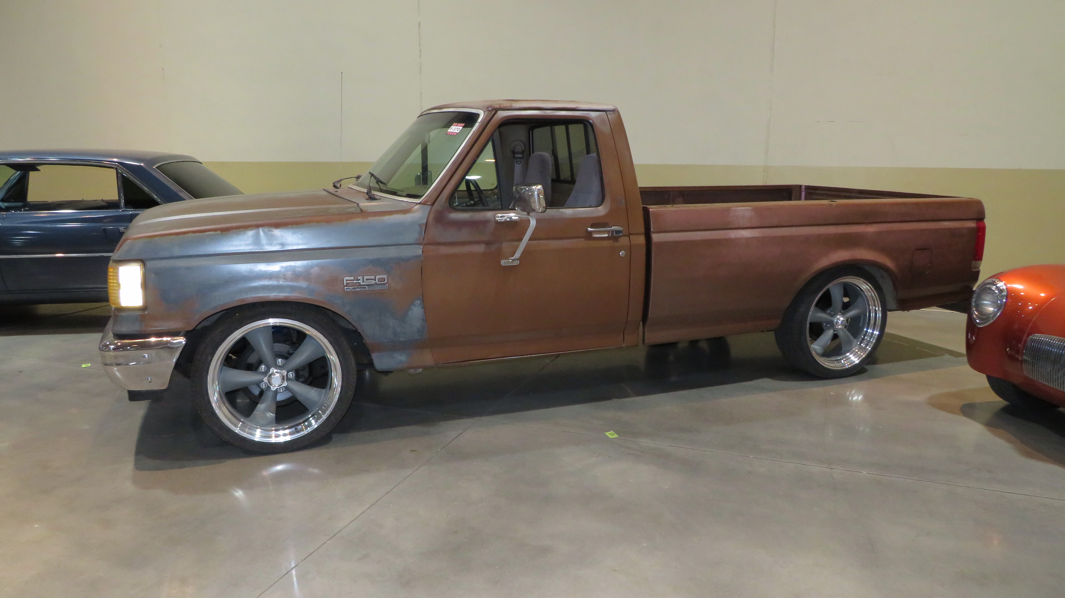 2nd Image of a 1990 FORD F-150