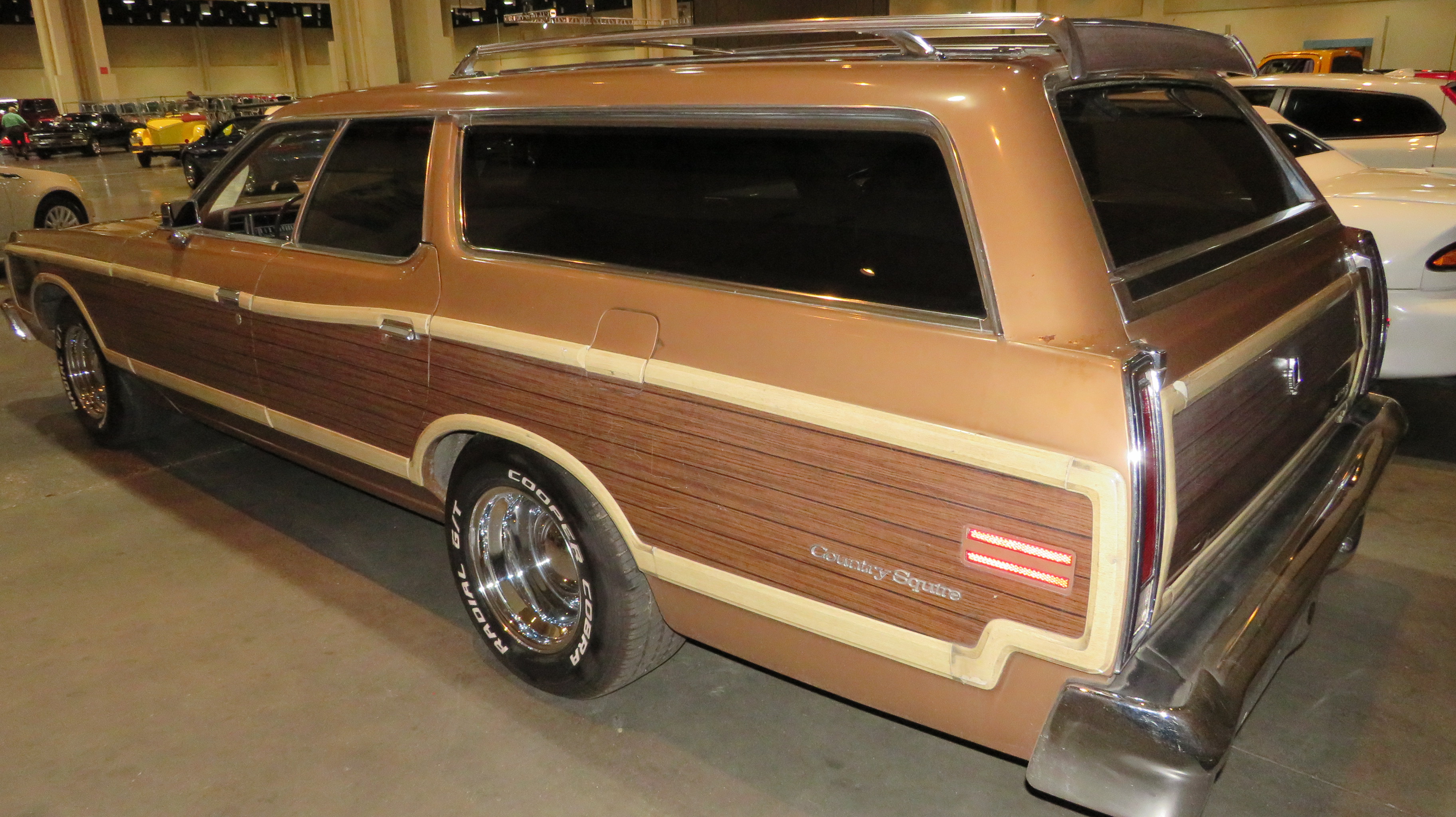 9th Image of a 1973 FORD COUNTRY SQUIRE