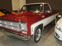 Image 2 of 9 of a 1973 GMC SIERRA