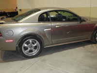 Image 2 of 10 of a 2002 FORD MUSTANG