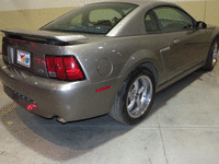Image 8 of 10 of a 2002 FORD MUSTANG