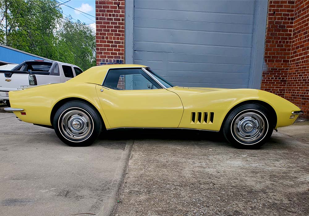 3rd Image of a 1968 CHEVROLET CORVETTE